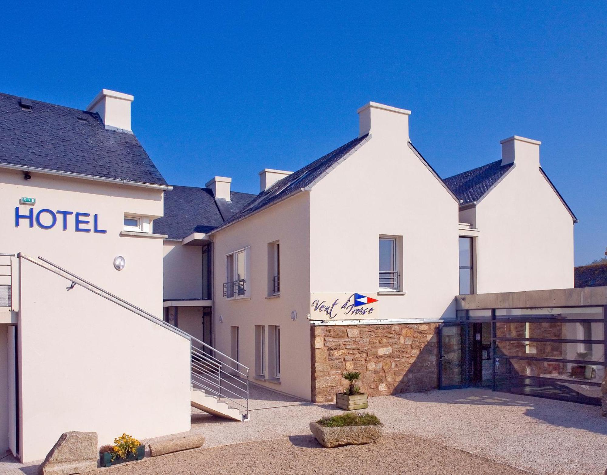 Logis Hotel Vent D'Iroise Плугонвелен Экстерьер фото